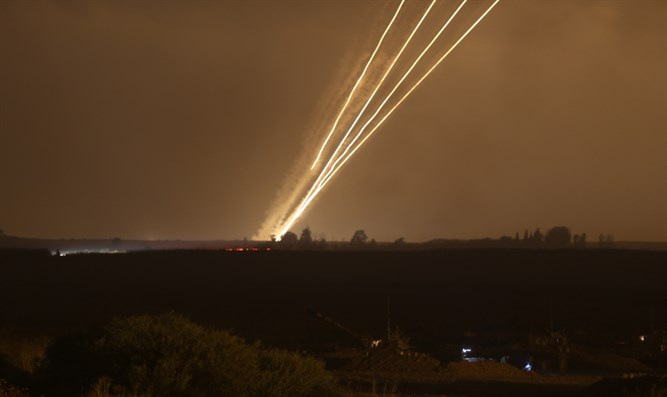 ХАМАС обстрелял мирных жителей в Сдероте, есть раненые